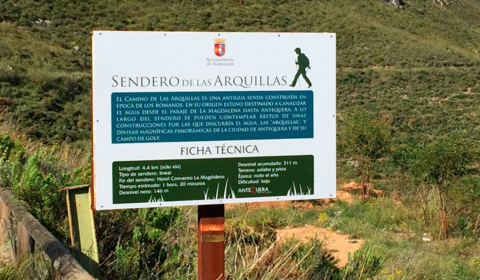 Cartel ruta de senderismo Antequera